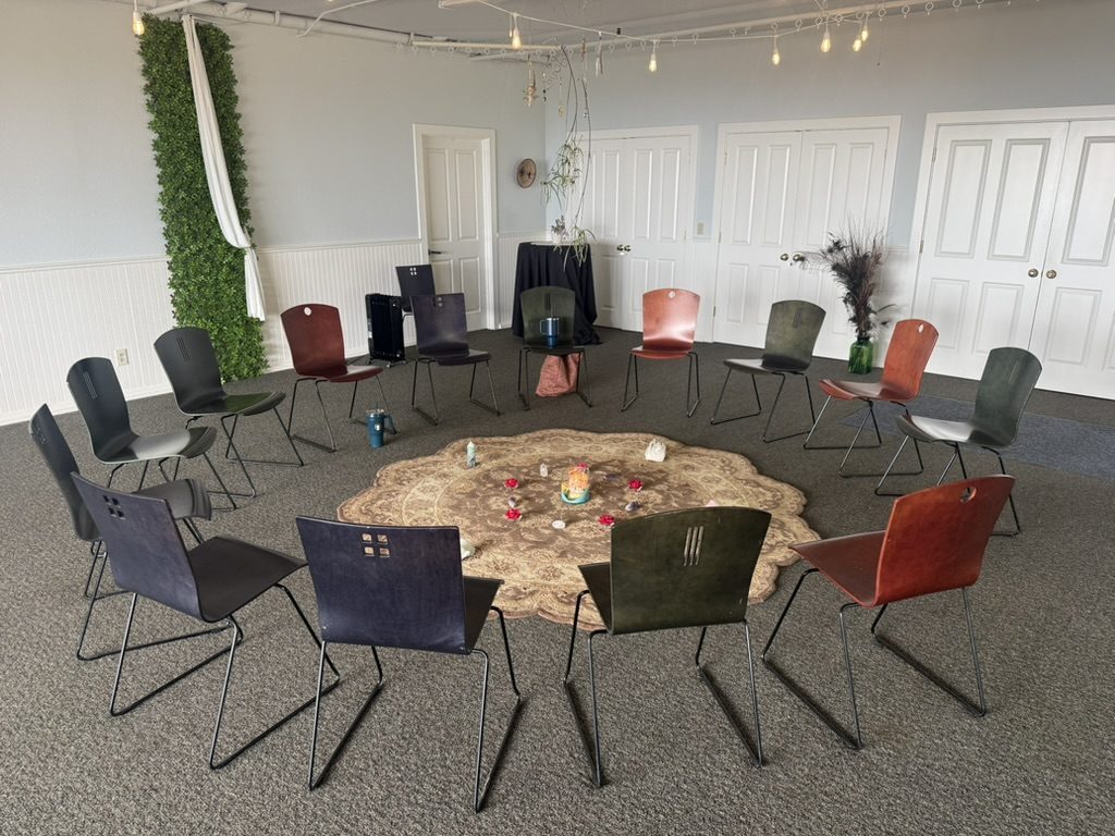 The workshop room set in a circle